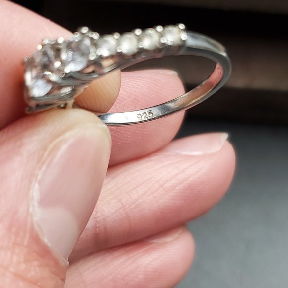 Size 7 Sterling Silver White Sapphire Tiered Gemstone Band Ring - Picture 5 of 8